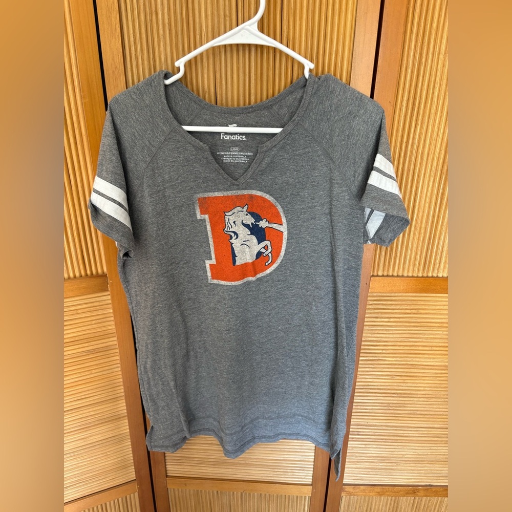 Fanatics Heather Gray Denver Broncos V-Neck Tee